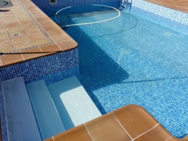 Rehabilitaci�n de piscina con l�mina armada